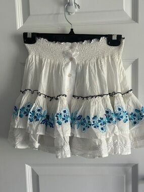 TAJ resort wear White Tiered Mini Skirt with Blue Floral Embroidery size small